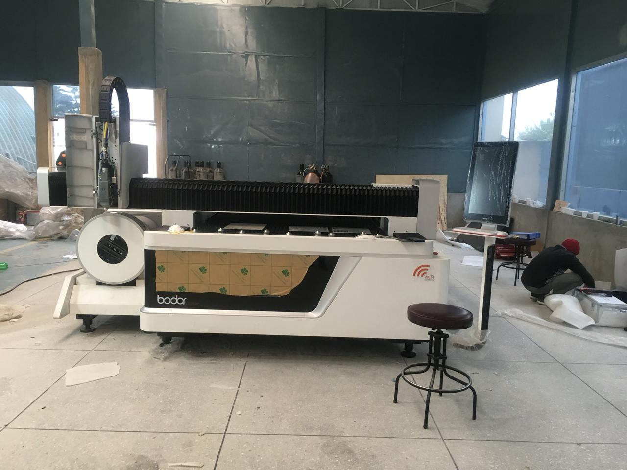 laser cutting machine